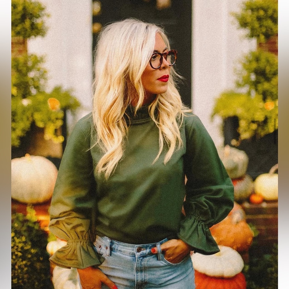 Elizabeth Wilson Design Mary Louise Sweatshirt Ruffle Olive Green Medium - Picture 10 of 10
